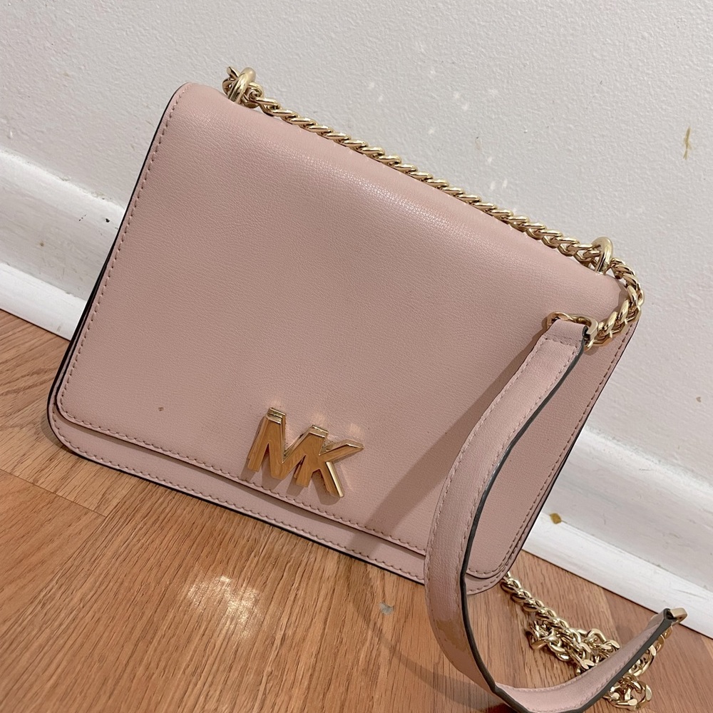 Micheal Kors crossbody bag